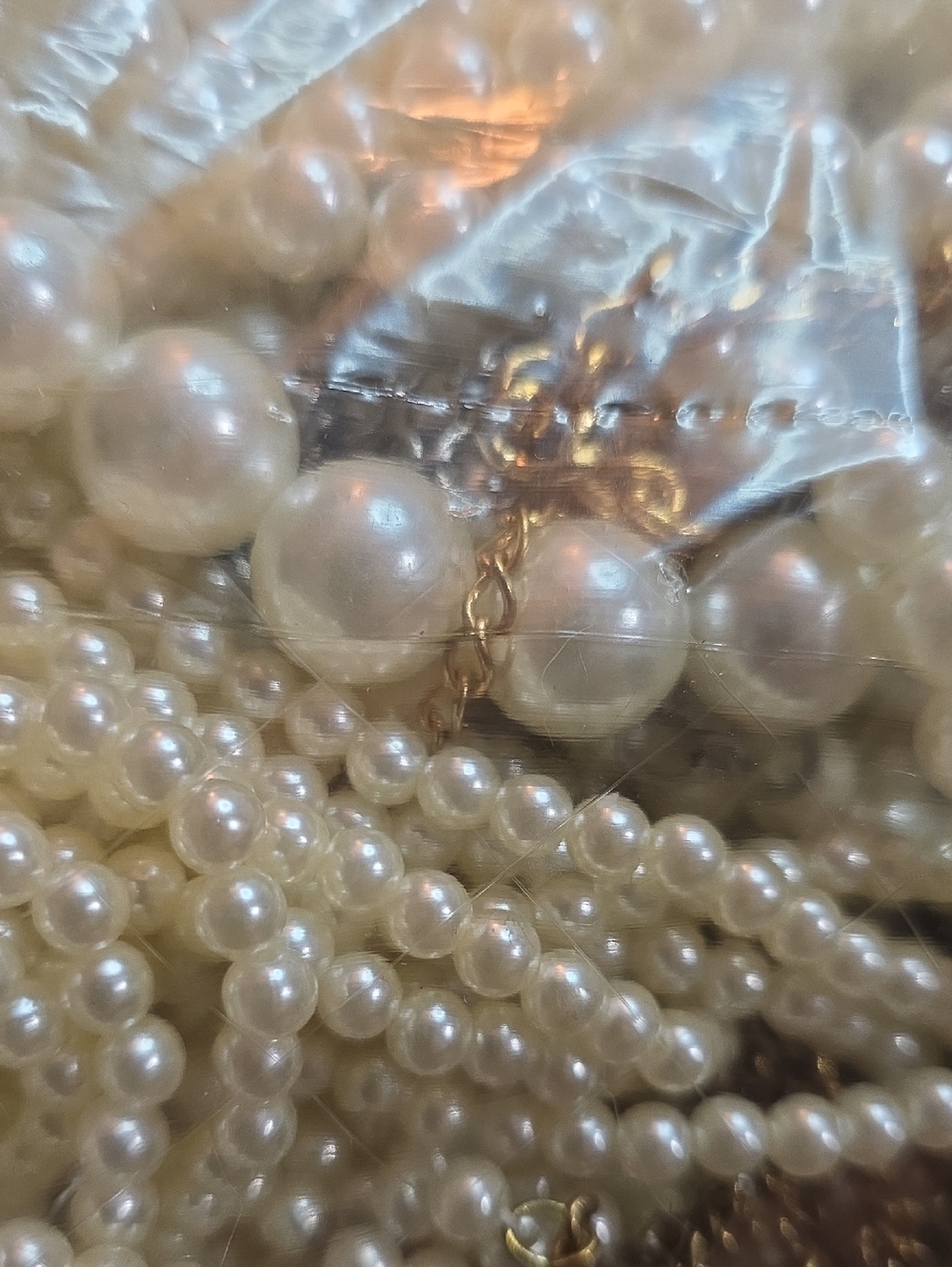 RESELLERS!!! 4.6 LBS  BAG OF JEWELRY! PEARLS! LOT OF JEWELRY. ALL WAERABLE. - Picture 3 of 7